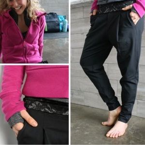 Lululemon take me om pant Joggers